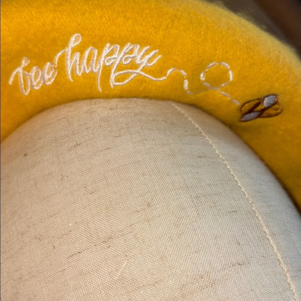 Embroidered Beret with bees - Picture 3 of 5